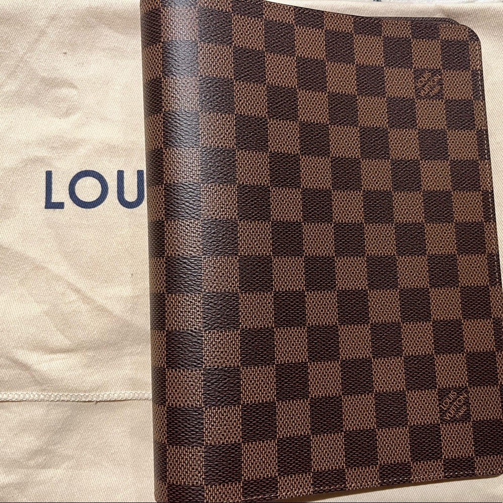 LV desk agenda cover
